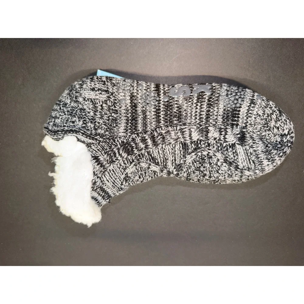 Muk Luks Shortie Cabin Socks Grey Cable Knit Faux Fur S/M 5-7 1300055-016